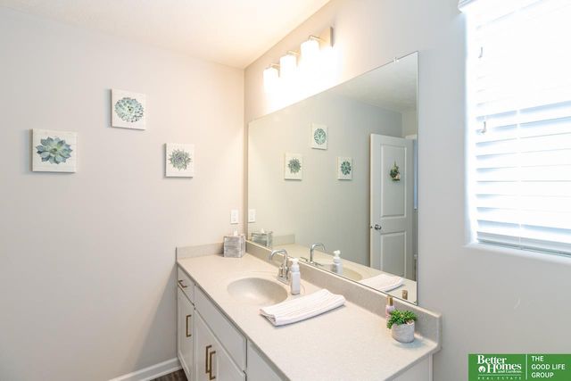 18363 Sage Street, Omaha, NE 68136