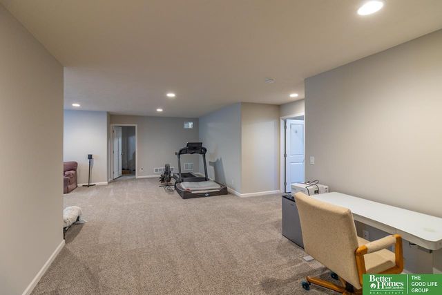 18363 Sage Street, Omaha, NE 68136