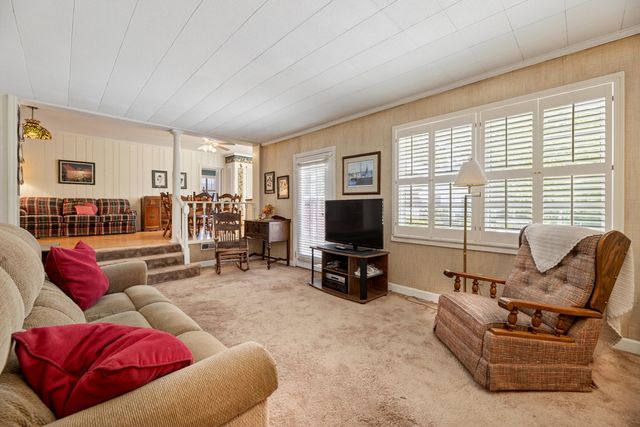 713 Harlin Street, Elloree, SC 29047