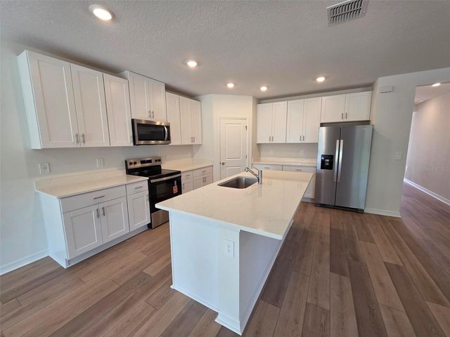 100 VINTAGE GLEN ROAD, Nokomis, FL 34275