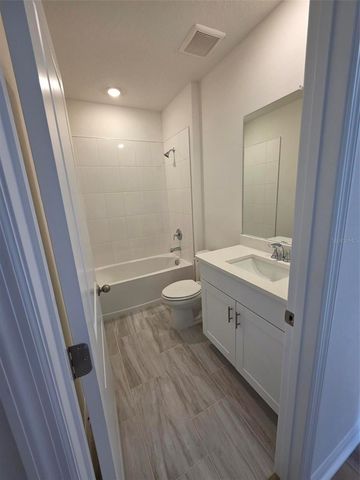 100 VINTAGE GLEN ROAD, Nokomis, FL 34275