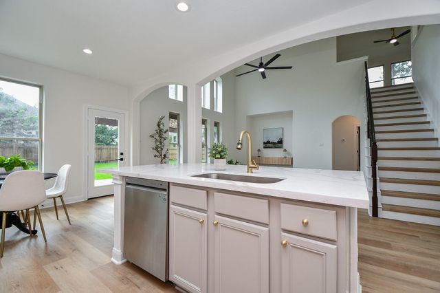 18 Hadlock Pl, The Woodlands, TX 77389