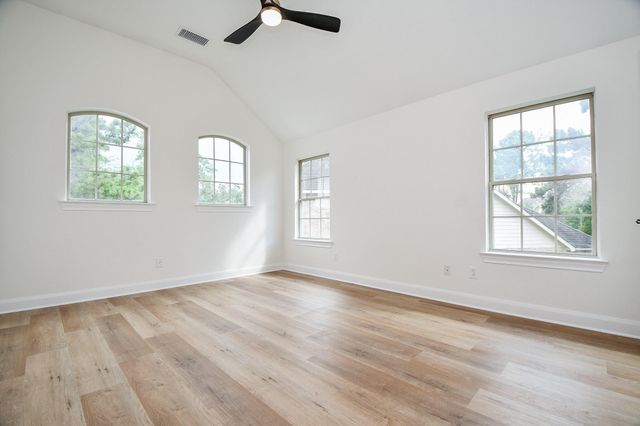 18 Hadlock Pl, The Woodlands, TX 77389