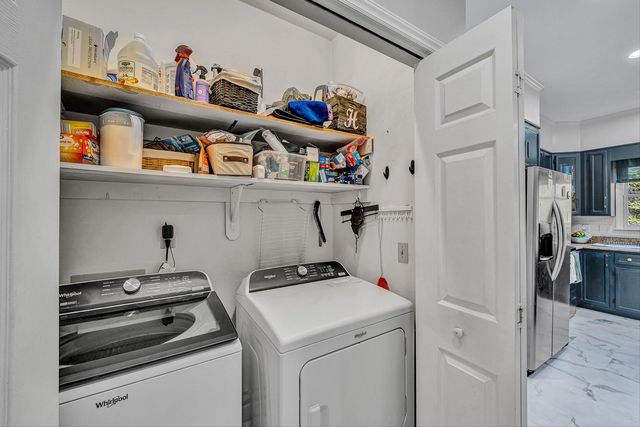 291 McIntosh RD, Roanoke, VA 24019