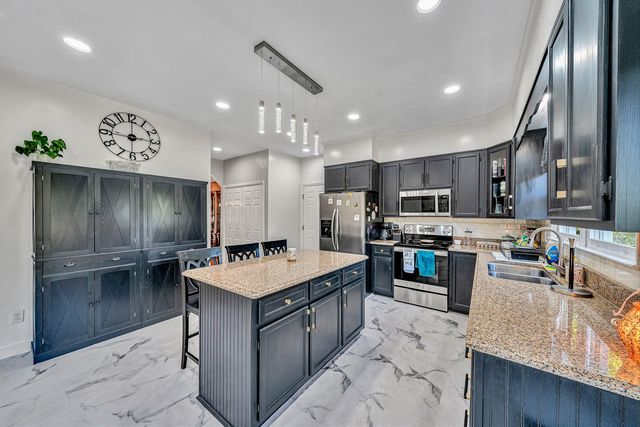 291 McIntosh RD, Roanoke, VA 24019