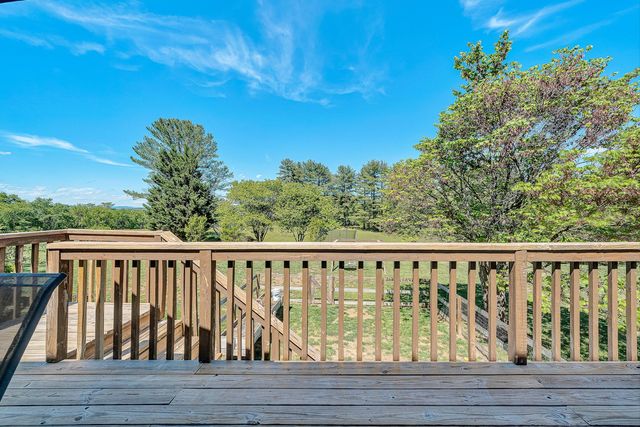 291 McIntosh RD, Roanoke, VA 24019