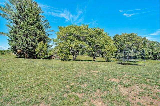 291 McIntosh RD, Roanoke, VA 24019
