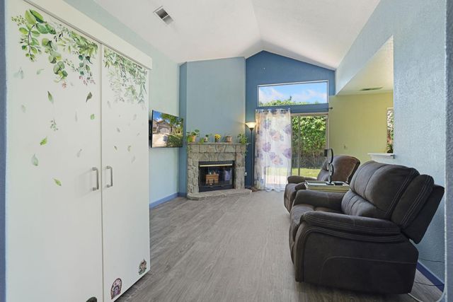 1935 Foxtail Ct, Tracy, CA 95376