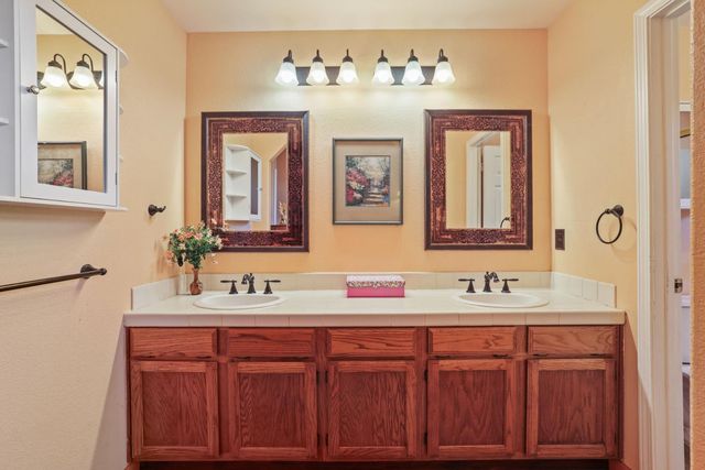 1935 Foxtail Ct, Tracy, CA 95376