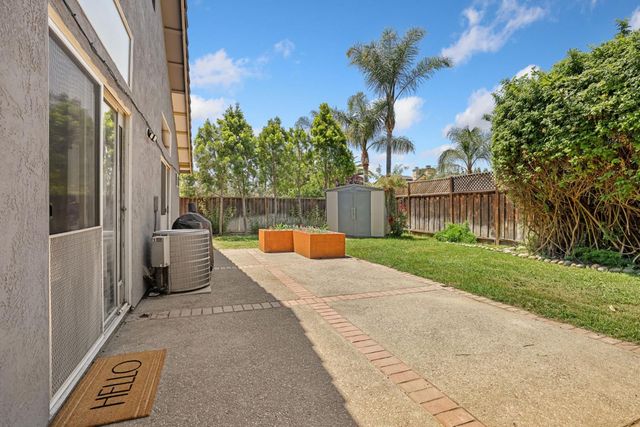 1935 Foxtail Ct, Tracy, CA 95376