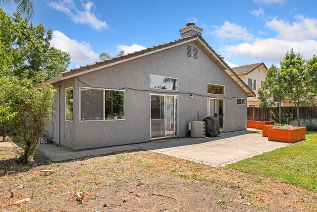 1935 Foxtail Ct, Tracy, CA 95376