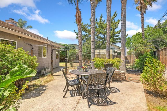 1935 Foxtail Ct, Tracy, CA 95376
