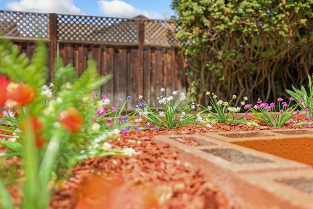 1935 Foxtail Ct, Tracy, CA 95376
