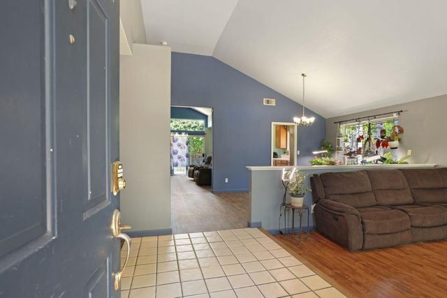 1935 Foxtail Ct, Tracy, CA 95376