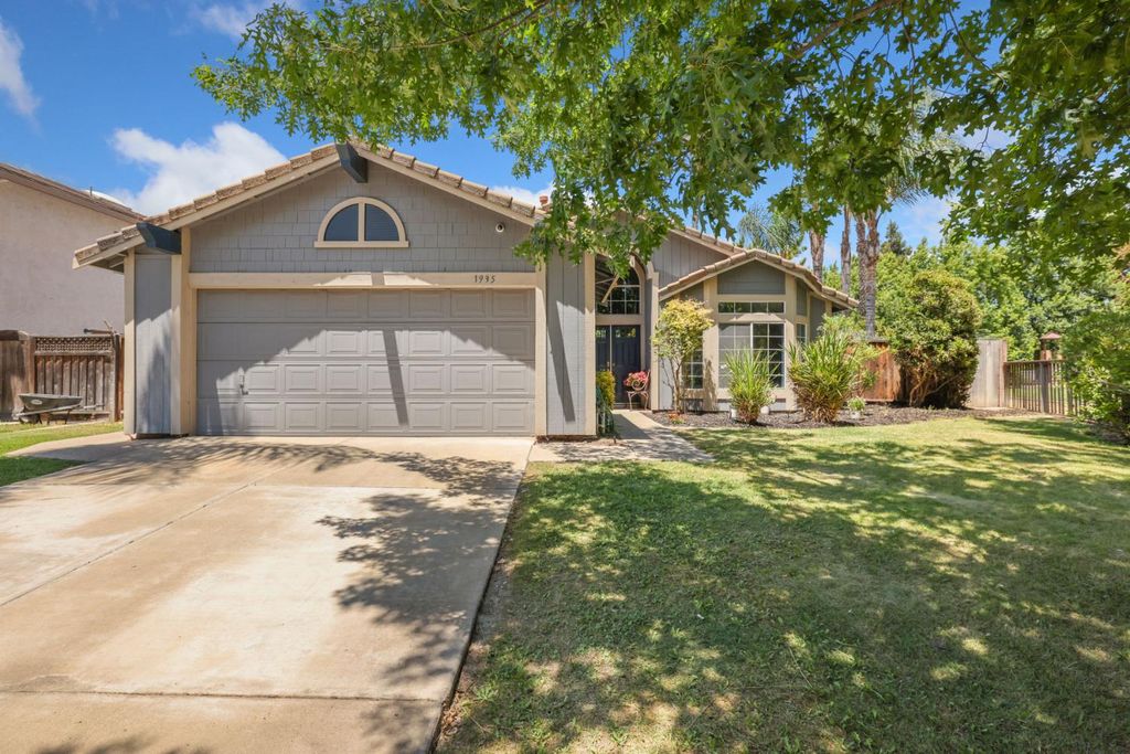 1935 Foxtail Ct, Tracy, CA 95376