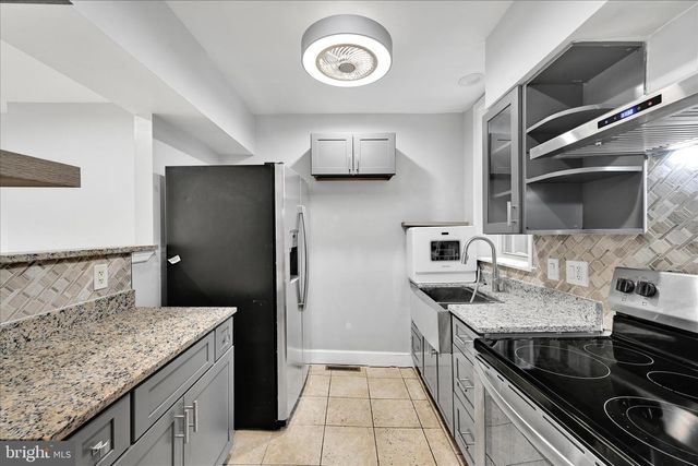 1226 MARKET ST, Harrisburg, PA 17103