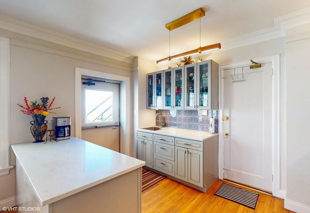 5000 N MARINE Drive 12E, Chicago, IL 60640