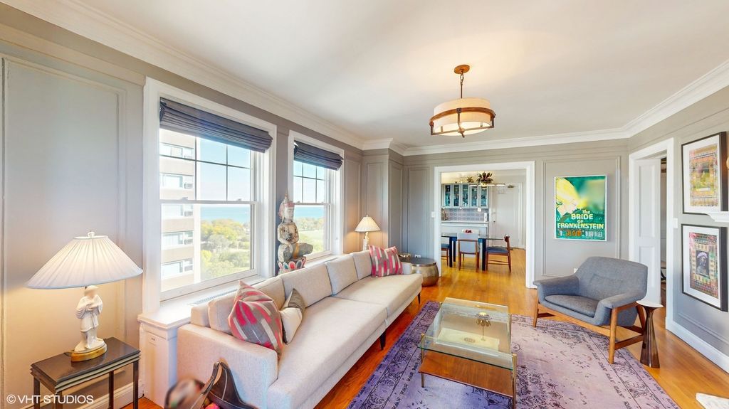 Image 3 of property listing at 5000 N MARINE Drive 12E, Chicago, IL 60640