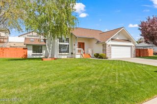 N 5205 Canyon Rd, Yakima, WA 98901