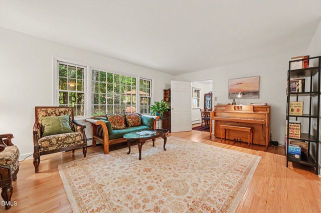 203 Wood Circle, Chapel Hill, NC 27514