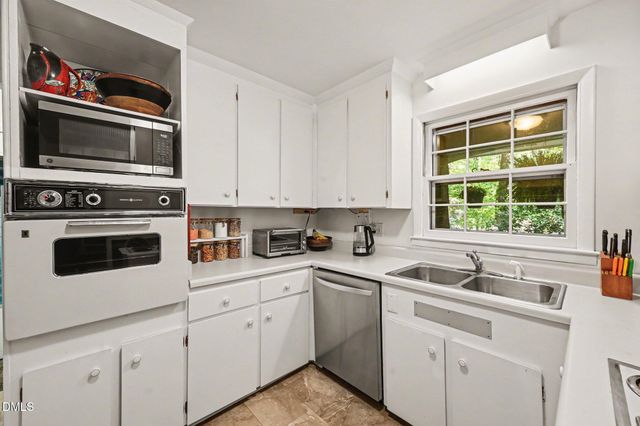 203 Wood Circle, Chapel Hill, NC 27514