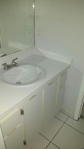 9810 Hammocks Blvd 202, Miami, FL 33196