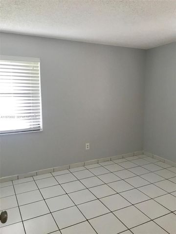 9810 Hammocks Blvd 202, Miami, FL 33196