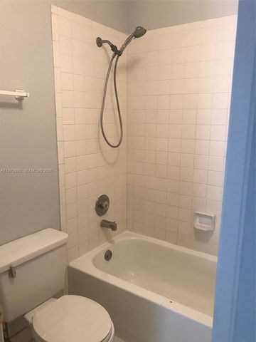 9810 Hammocks Blvd 202, Miami, FL 33196