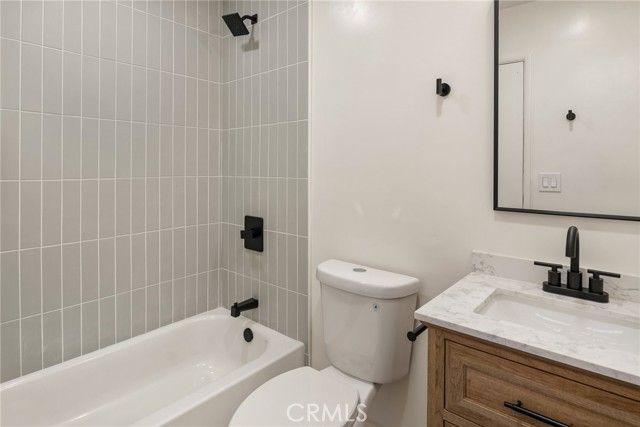 2040 Mark Avenue, Escondido, CA 92027