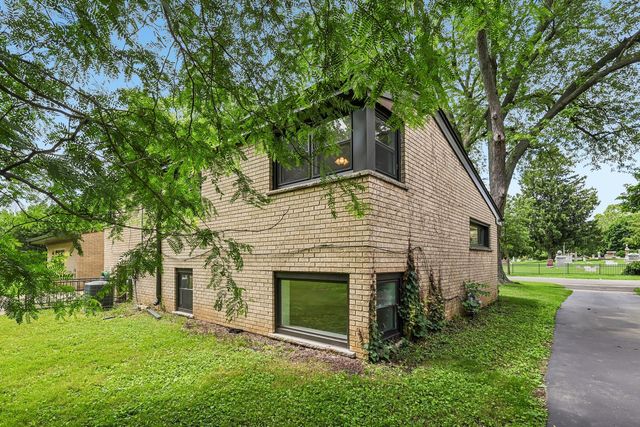 125 S Greeley Street, Palatine, IL 60067