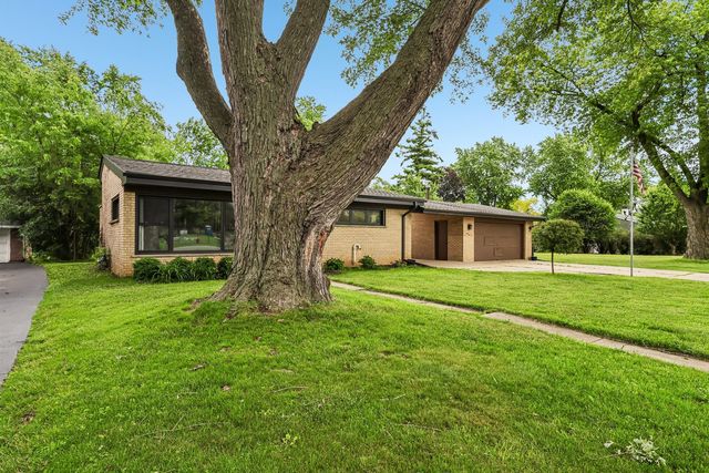 125 S Greeley Street, Palatine, IL 60067