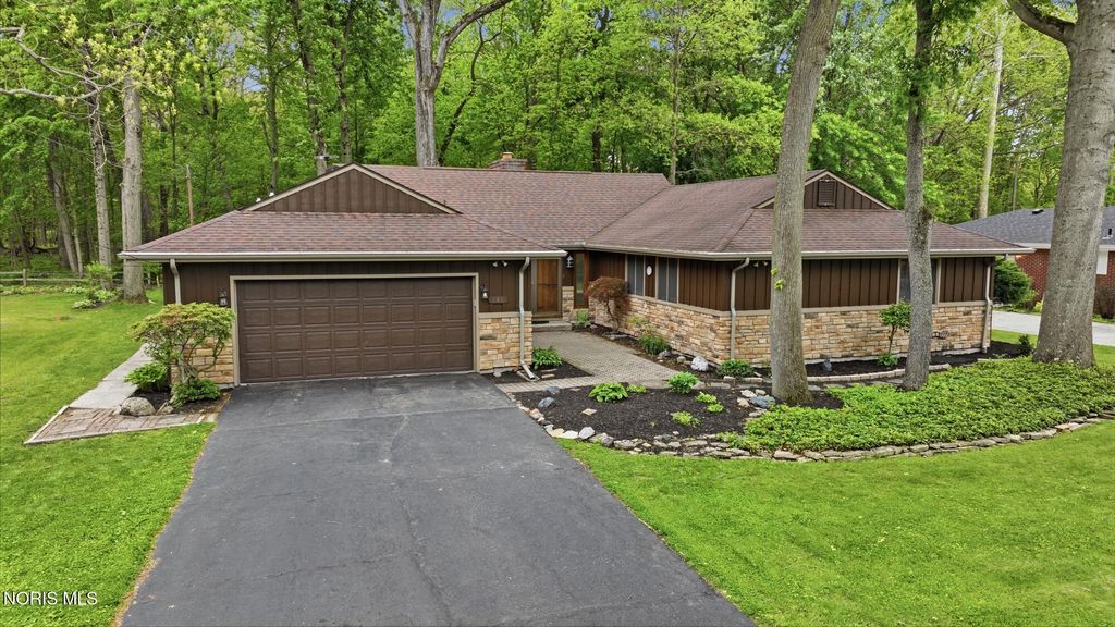 941 Melrose Street, Bowling Green, OH 43402