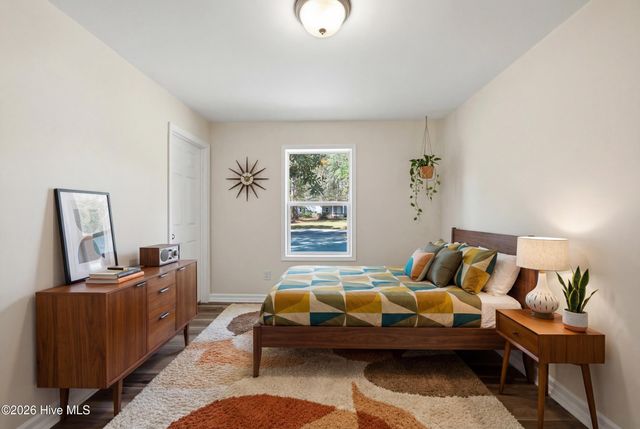 858 Wildwood Circle, Hampstead, NC 28443