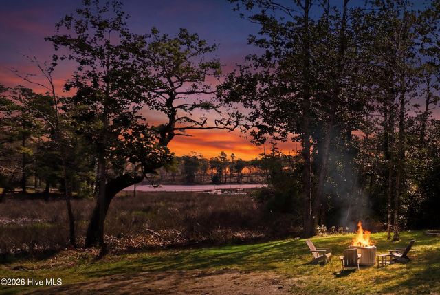 858 Wildwood Circle, Hampstead, NC 28443