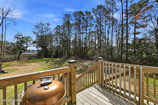 858 Wildwood Circle, Hampstead, NC 28443