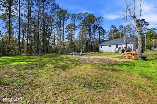 858 Wildwood Circle, Hampstead, NC 28443