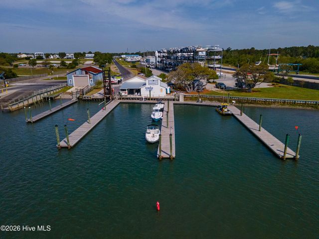 858 Wildwood Circle, Hampstead, NC 28443