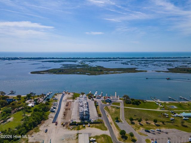 858 Wildwood Circle, Hampstead, NC 28443