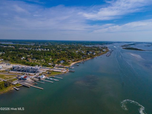 858 Wildwood Circle, Hampstead, NC 28443