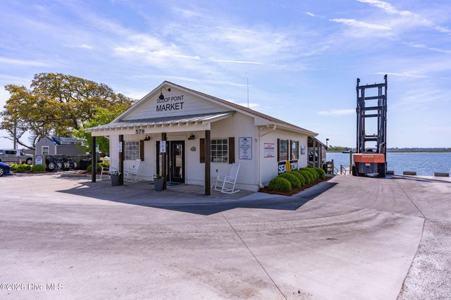 858 Wildwood Circle, Hampstead, NC 28443