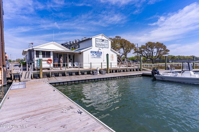 858 Wildwood Circle, Hampstead, NC 28443