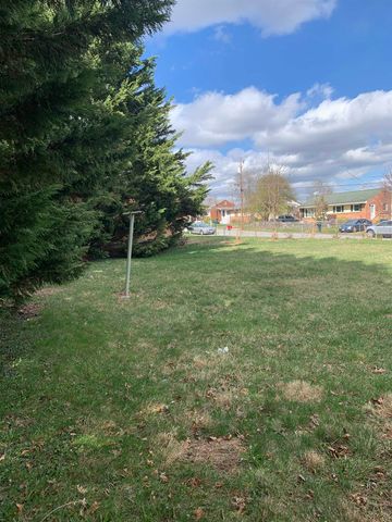 2401 BARE ST, Staunton, VA 24401