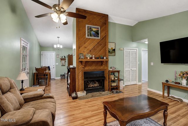1037 Surmont Court, Kingsport, TN 37660