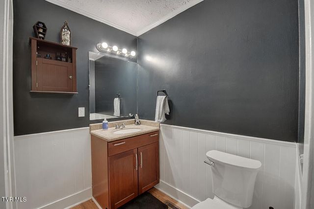 1037 Surmont Court, Kingsport, TN 37660