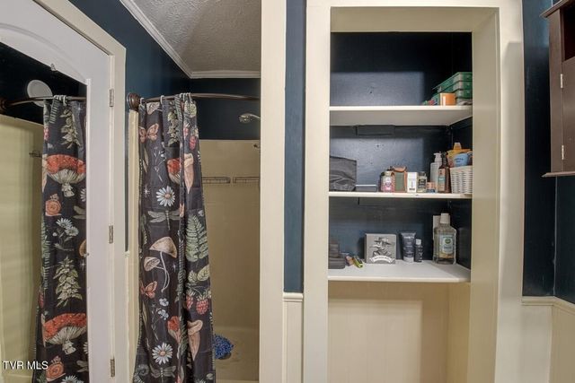 1037 Surmont Court, Kingsport, TN 37660
