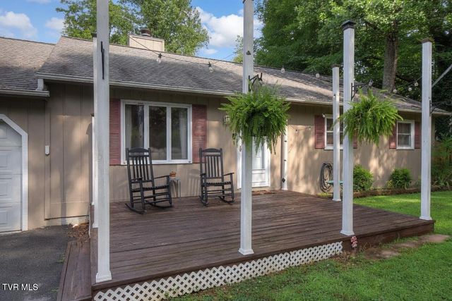 1037 Surmont Court, Kingsport, TN 37660