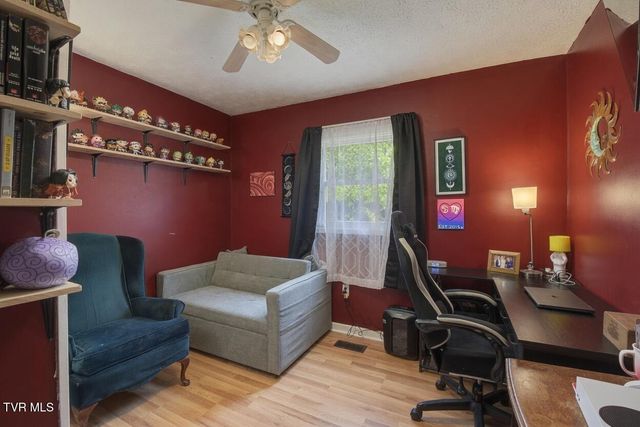 1037 Surmont Court, Kingsport, TN 37660