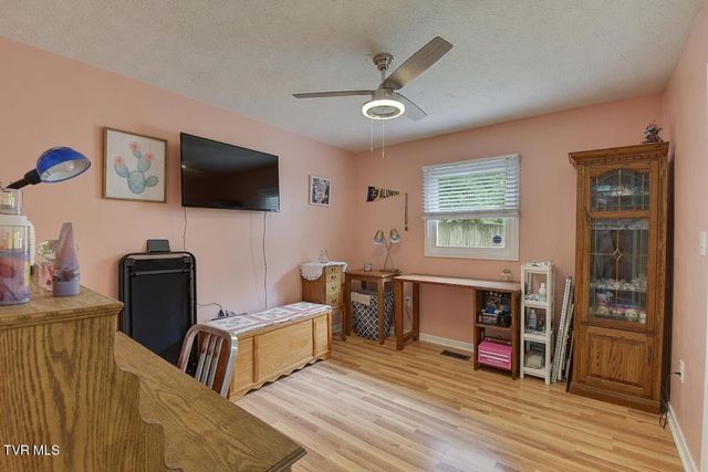 1037 Surmont Court, Kingsport, TN 37660