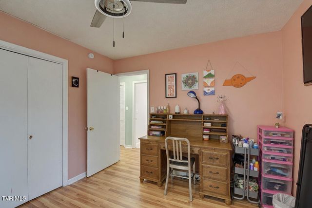 1037 Surmont Court, Kingsport, TN 37660