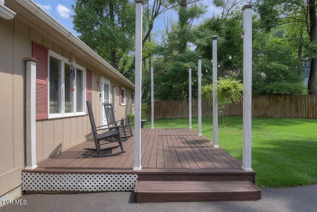 1037 Surmont Court, Kingsport, TN 37660